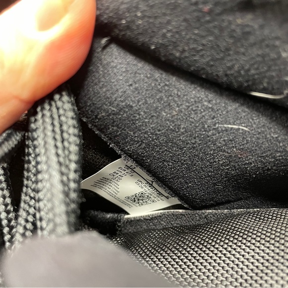 Nike Air Jordan 11 Retro “Bred/Playoff” 2023 - Picture 7 of 8